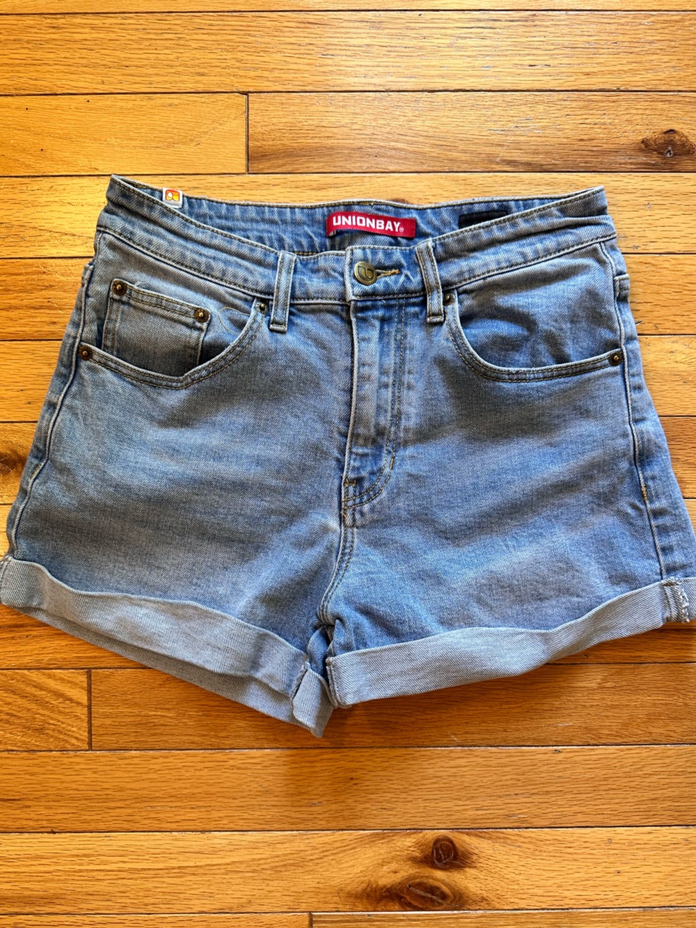 UNIONBAY Light Wash Mom Short sz 3/26w